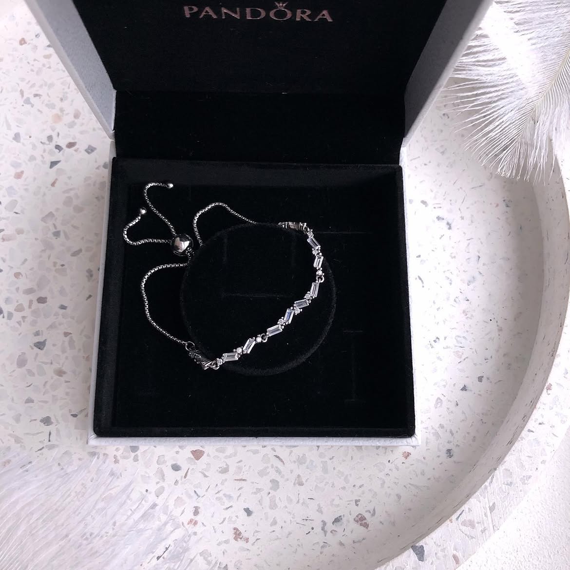 Браслет Pandora Sparkling Bar — Ледяное сияние