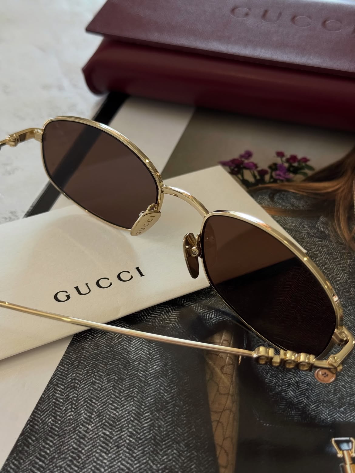 Очки Gucci Oval Metal — Золотой силуэт — фото 3
